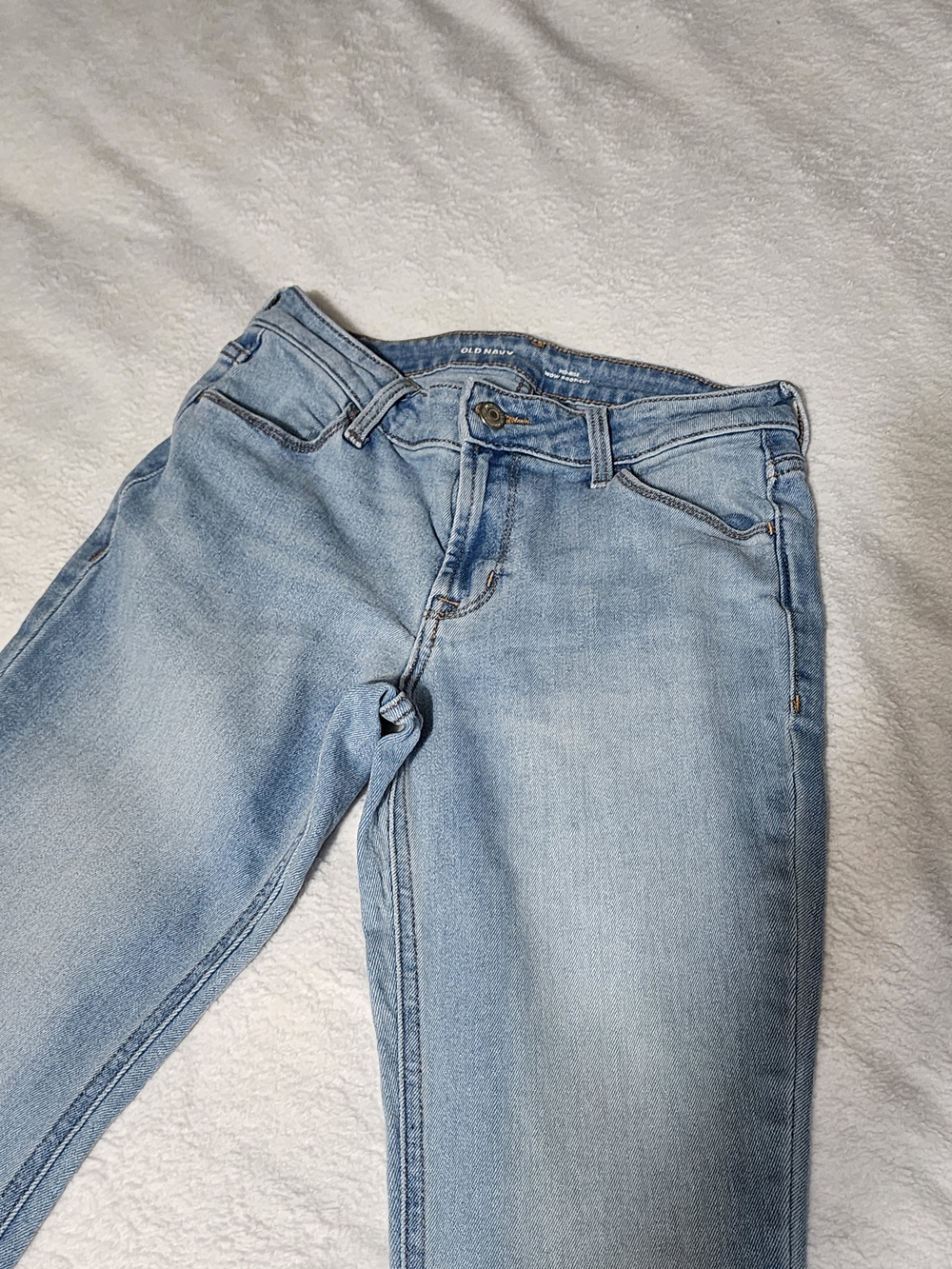 Old Navy Light Wash Women's Bootcut Jeans - Classic Fit - Mid Rise - Picture 3 of 8